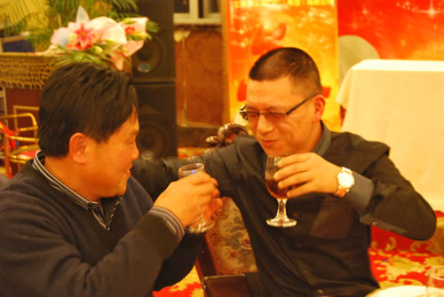 �����y�T���F(tu��n)�����L(zh��ng)�����c����(hu��)��ϯ���y�A�H�н�Մ