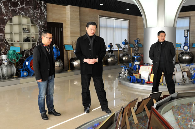 �Aͤ�(zh��n)�hί��(sh��)ӛ��e���^�����y�T(m��n)չʾ�d