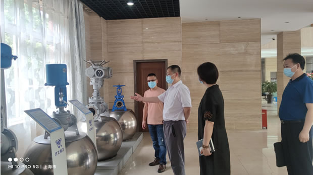 區(qū)人大副主任宗斌一行走訪調(diào)研上海滬工閥門(mén)廠(圖2)