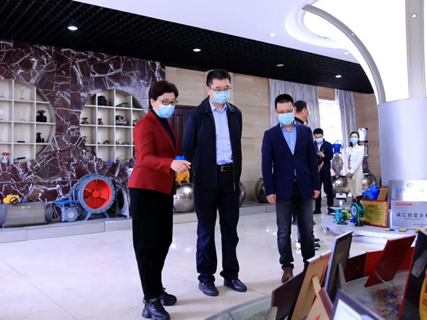 �ζ��^(q��)ί����ӛ���Ľ��W�R�Ϻ������y�T�S�_չ���L�{(di��o)�й������D1��